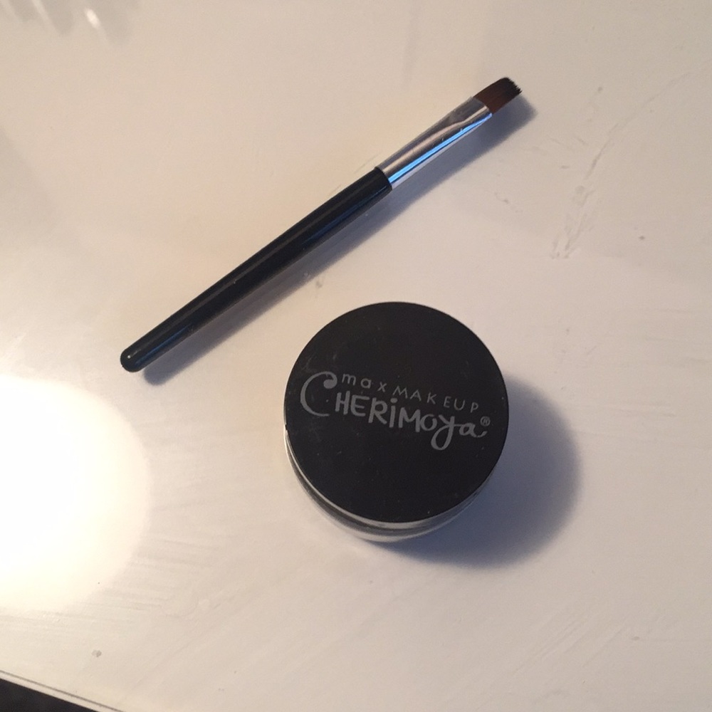 Max makeup Cherimoya eyeliner black